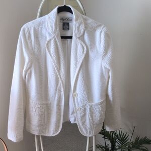 White Blazer with Crisp Cotton Finish